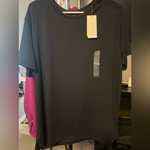 all in motion Other - All in Motion Black Short Sleeve Tee